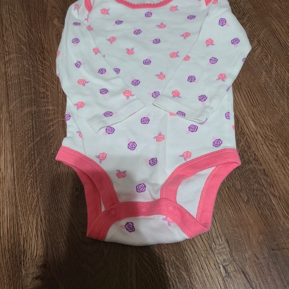 Onesies - Picture 5 of 5